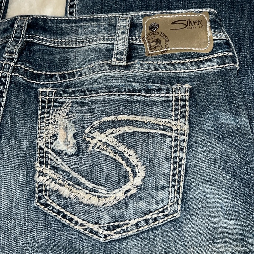 NWT SILVER JEANS👖 DISTRESSED RIPPED BOOTCUT TUESDAY JEANS Women’s 14 W34 L33 - Picture 11 of 15